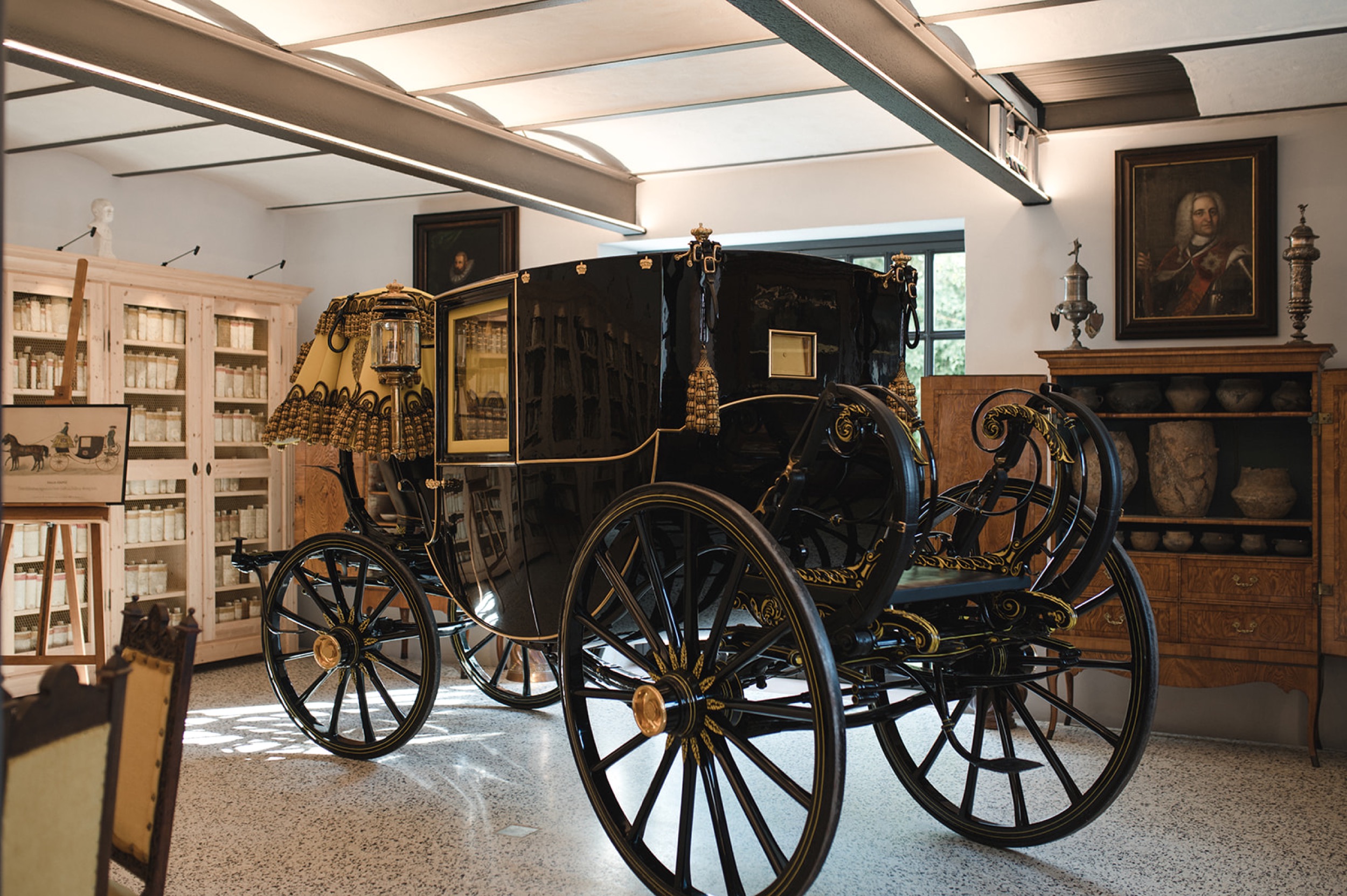 Hofgut Luisenlust Eventlocation Bibliothek Archiv kutsche